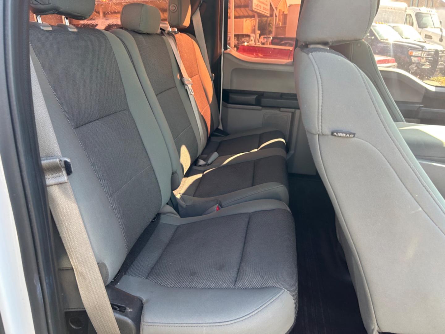 2017 White Ford F-150 XL SuperCab 6.5-ft. 4WD (1FTEX1EP1HF) with an 2.7L V6 DOHC 24V engine, 6A transmission, located at 1687 Business 35 S, New Braunfels, TX, 78130, (830) 625-7159, 29.655487, -98.051491 - Photo#7